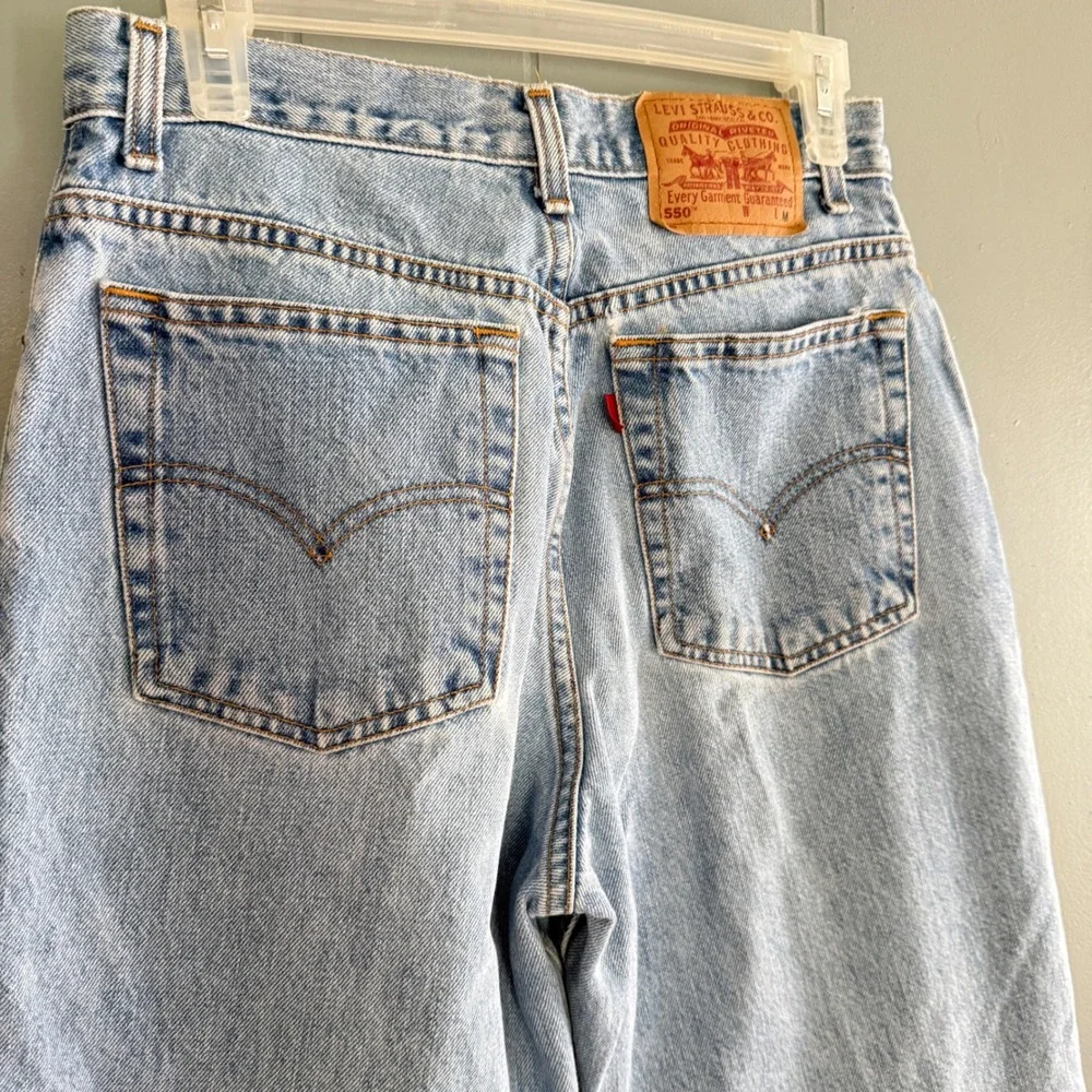 Vintage Levis 550 Womens 10 High Rise Tapered Leg Light Wash Mom Jeans 90s Y2K